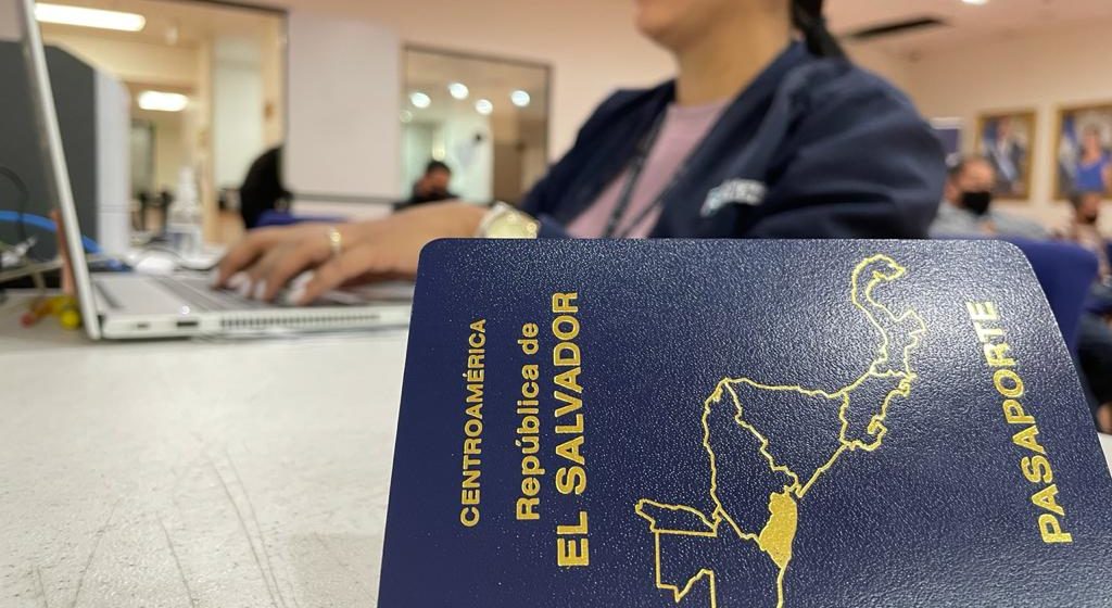 Cancillería destaca histórica emisión de pasaportes en el exterior