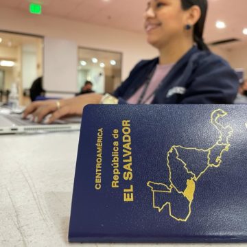 Cancillería destaca histórica emisión de pasaportes en el exterior