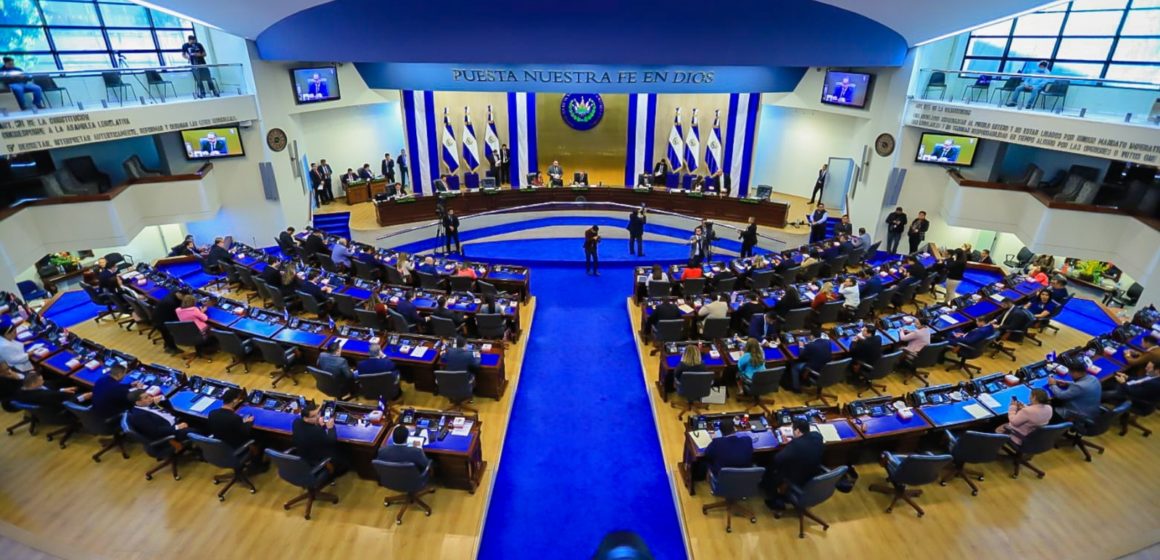 Asamblea Legislativa de El Salvador cumple 100 plenarias este día.