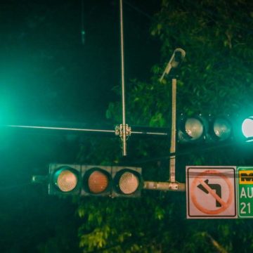 Encienden primer semáforo inteligente en San Salvador