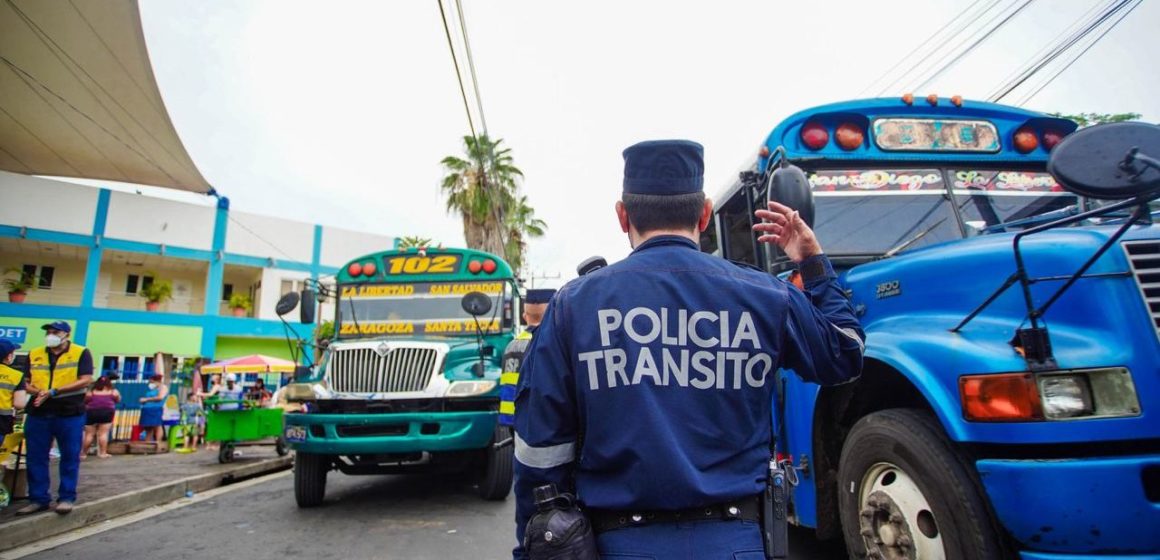 Asamblea Legislativa aprueba plazo de 18 meses para renovar las unidades de transporte