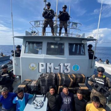 Incautan una tonelada de cocaina en Estero de Jaltepeque, La Paz