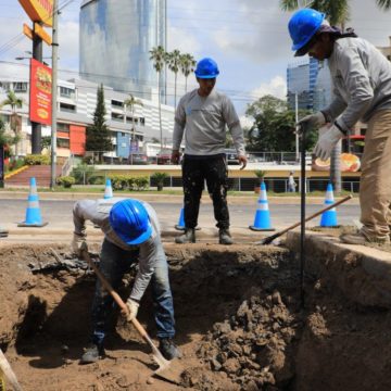 El cableado subterráneo en la Zona Rosa, San Salvador, ya se encuentra en proceso de instalación