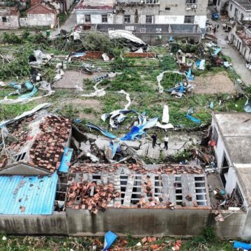 Al menos 10 muertos y 4 heridos dejaron los tornados registrados en Suqian, provincia de Jiangsu, en China