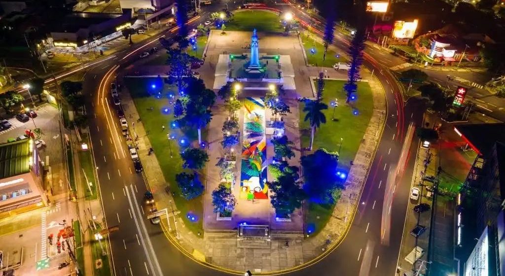 Remodelación de la plaza Salvador del Mundo contempla internet gratis