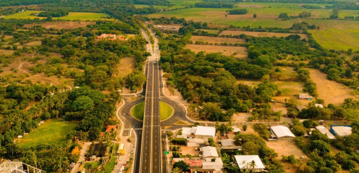 La autopista hacia Comalapa será la primera en tener tecnología inteligente en el país