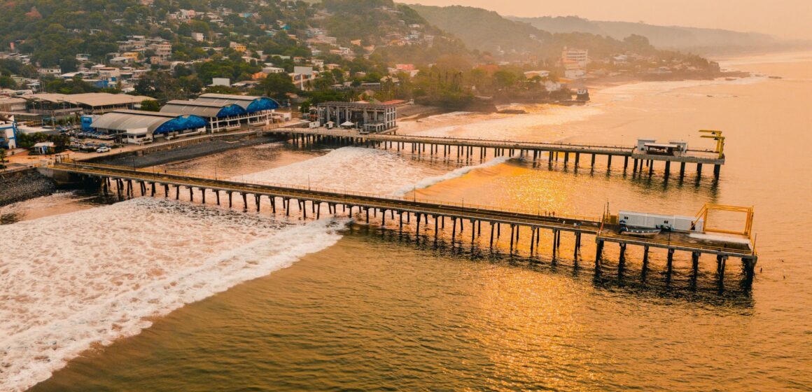 Pescadores ya pueden utilizar el nuevo muelle del Puerto de la Libertad