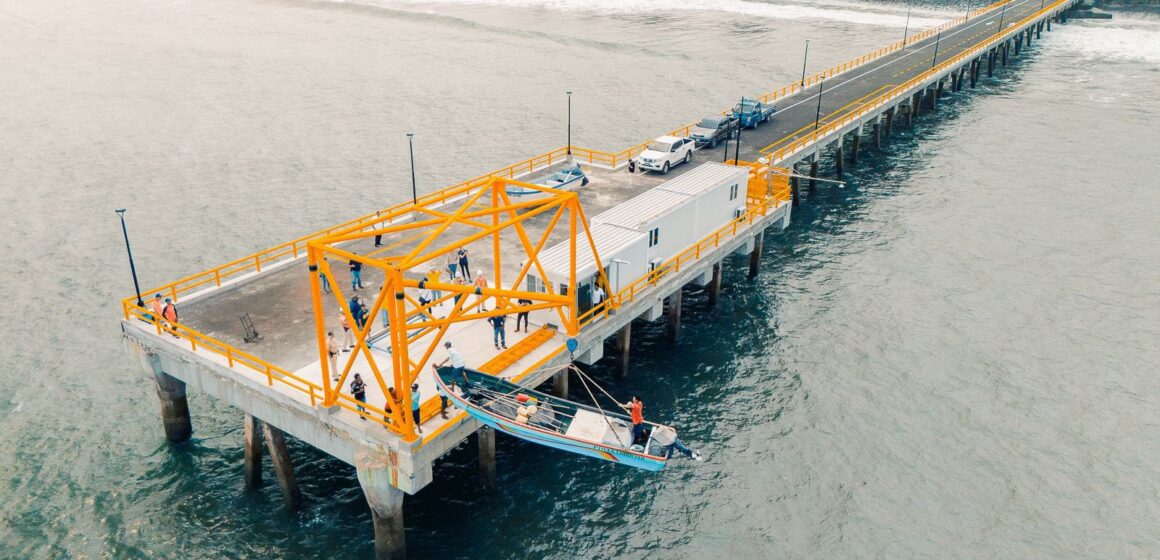 Pescadores ya pueden utilizar el nuevo muelle del Puerto de la Libertad