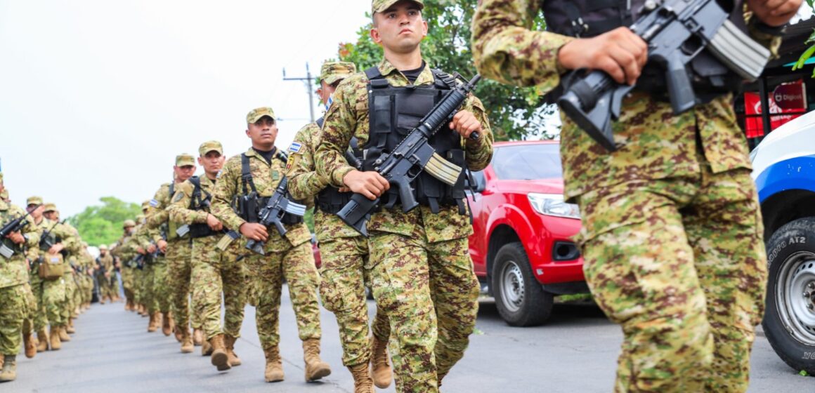 Fuerza Armada y PNC instalan cerco de seguridad en varias colonias de Apopa