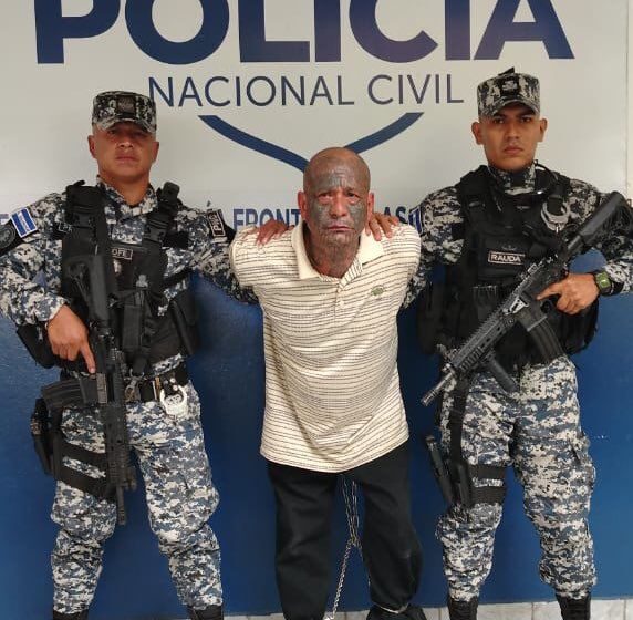 Guatemala entrega a ranflero nacional de la MS-13 que ordenó “cientos de crímenes en todo el El Salvador”, confirma PNC