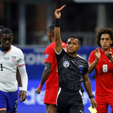 Técnico de Estados Unidos critica a Iván Barton tras derrota ante Panamá en Copa América 