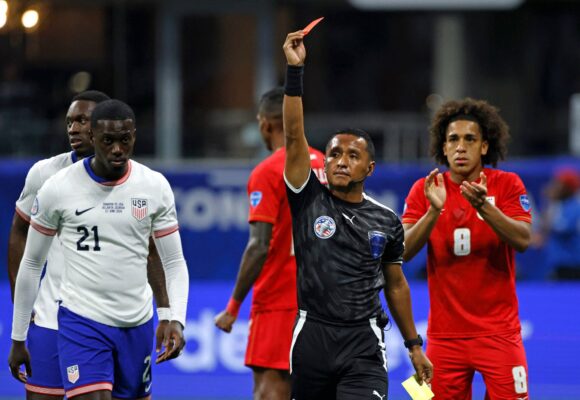 Técnico de Estados Unidos critica a Iván Barton tras derrota ante Panamá en Copa América 