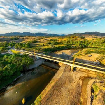 Inauguran puente sobre el río Titihuapa entre Cabañas y San Vicente