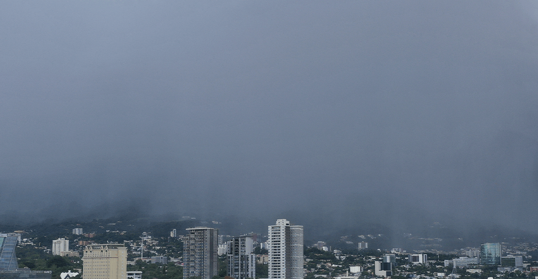 Influencia de Onda Tropical en el país provocará lluvias y calor este lunes