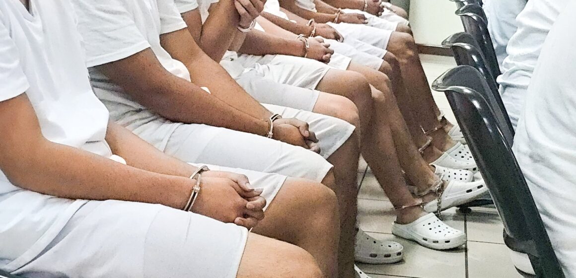 Seguirán en prisión los 46 estudiantes por formar pandilla “La Raza Estudiantil”