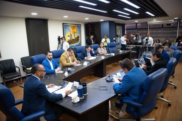 Estos son los cinco abogados que buscan dirigir la Procuraduría para la Defensa de los Derechos Humanos