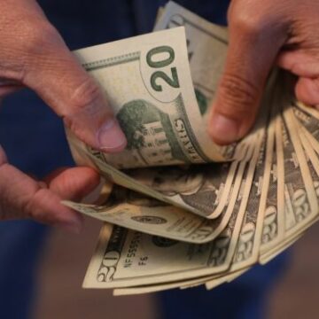 Gobierno anuncia pago anticipado del 100% de aguinaldos y bonos para pensionados