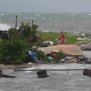 El Salvador envía ayuda humanitaria a Jamaica tras el paso del huracán Melissa