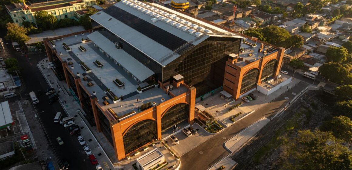 Mercado San Miguelito reabre sus puertas con modernas instalaciones