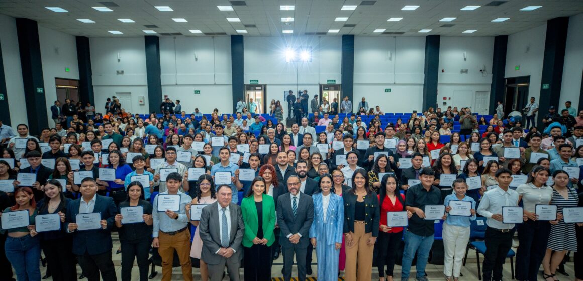 Asamblea Legislativa suma 350 becas universitarias para jóvenes de todo el país