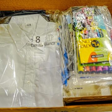 Educación apuesta por calidad internacional con kits escolares y tecnología