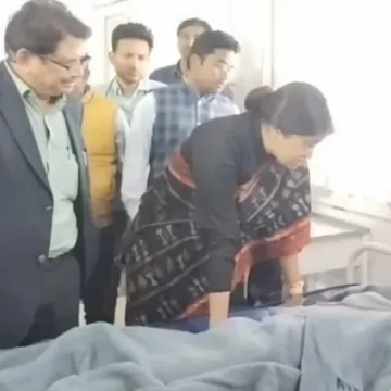 Colapso de un columpio gigante en una feria de India deja 14 niños heridos