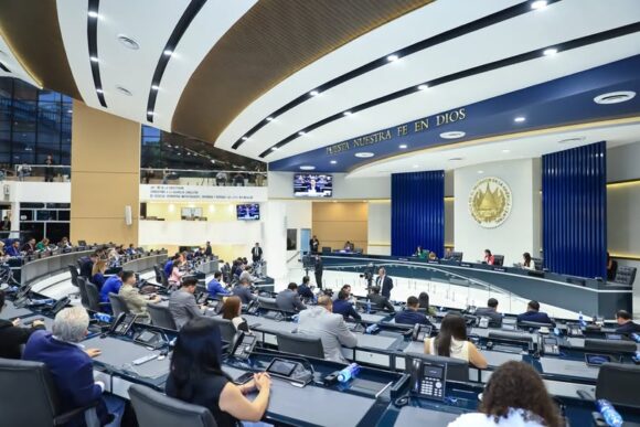 Asamblea Legislativa ratifica reforma constitucional que habilita cadena perpetua