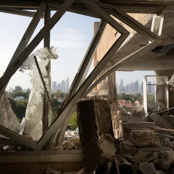 Irán ataca a refinerías del Golfo tras un ataque israelí a su yacimiento de gas en el mar