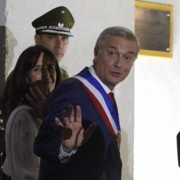 Kast inicia su mandato con decretos de emergencia enfocados en seguridad y migración