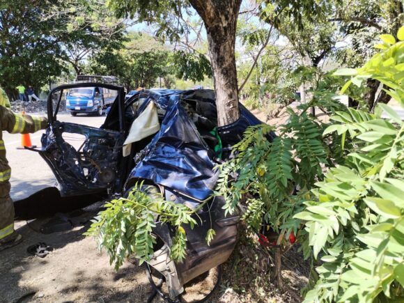 Conductor será remitido por homicidio culposo tras accidente en autopista a Comalapa