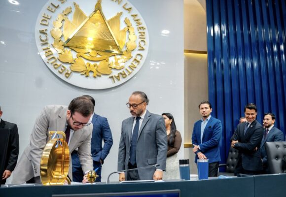 Aprueban cadena perpetua para delitos de homicidio, violación y terrorismo