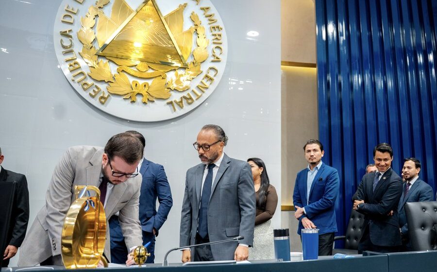 Aprueban cadena perpetua para delitos de homicidio, violación y terrorismo